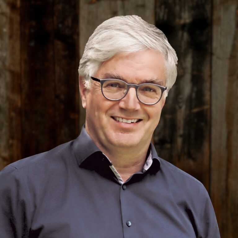 Dr Sebastian Brandis