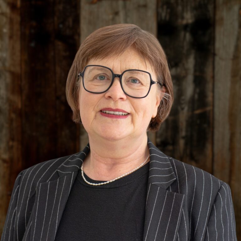Renate Böhm - Office Support